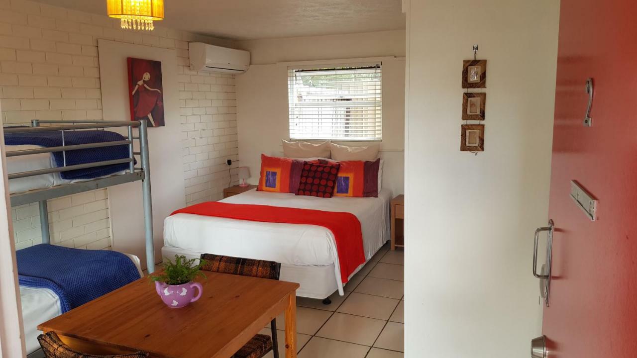 Burleigh Break Motel Gold Coast Bagian luar foto